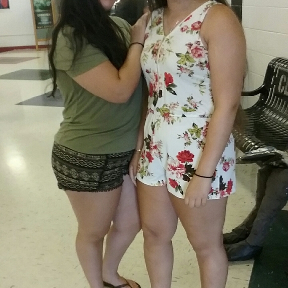 White Floral romper - Picture 3 of 3